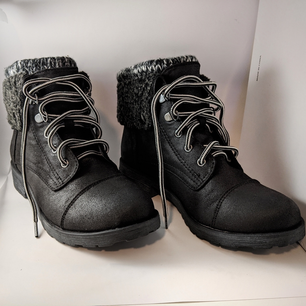 White Mountain Boots Black Size 6